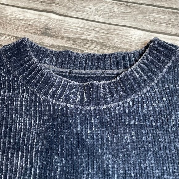 Unbranded Chenille Long Sleeved Dusty Blue Sweater with Scalloped Hem Small SM S - Picture 6 of 10